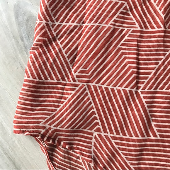 Body Central sheer sleeveless button down blouse - Picture 2 of 5